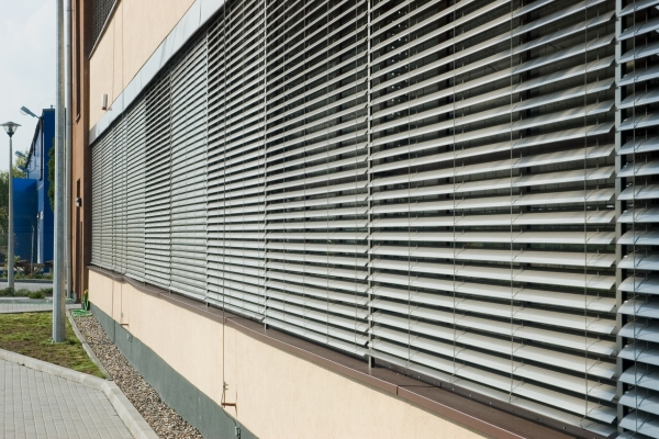 venetian-blinds-30A2A3D4B1-BAD6-3EB6-8BEA-0ACC560DC16E.jpg